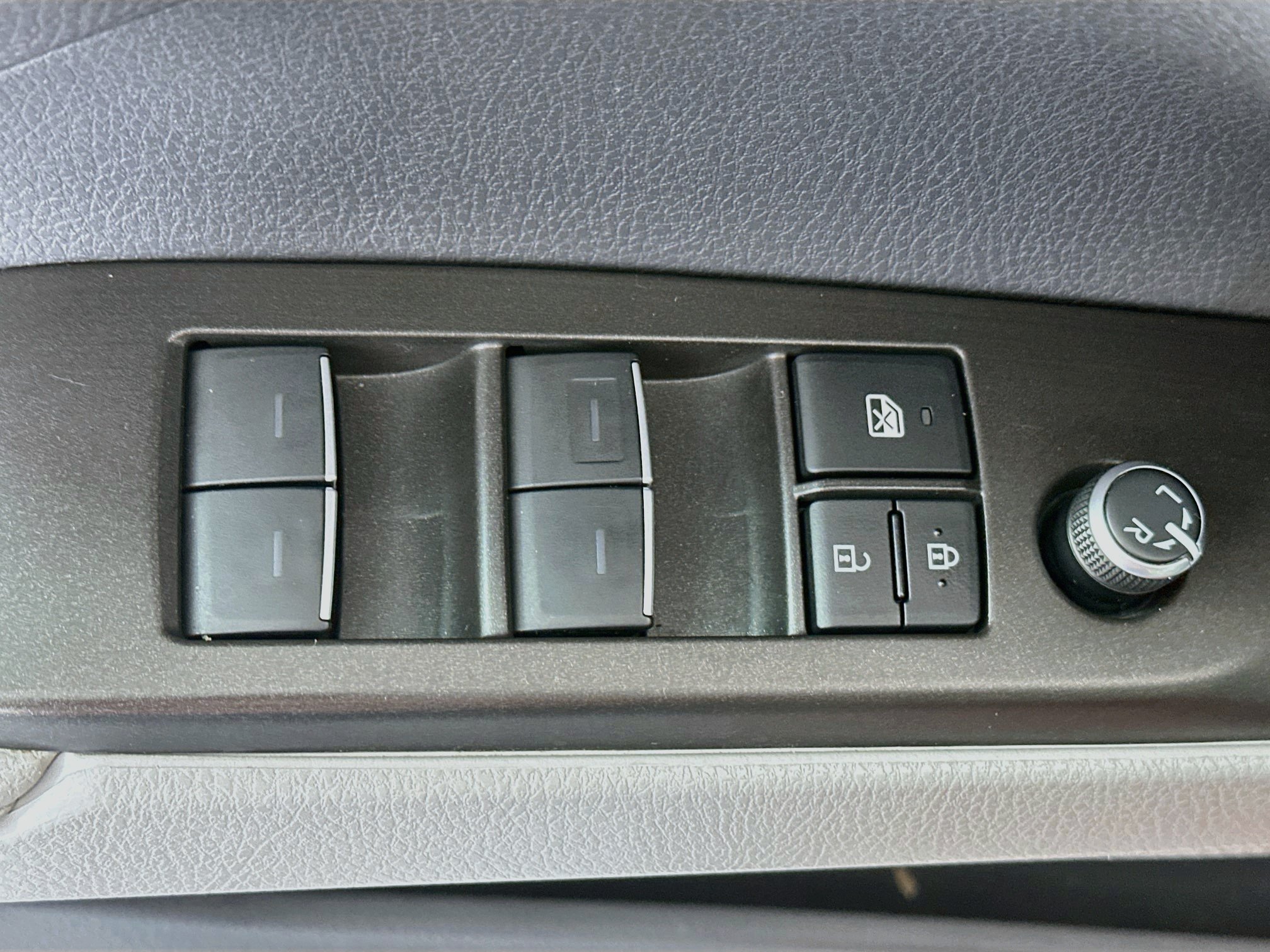 Used 2023 Toyota Camry XLE w/ Navigation Package AWD/4WD image 18