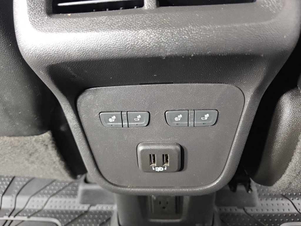 Used 2020 Chevrolet Equinox Premier FWD image 34