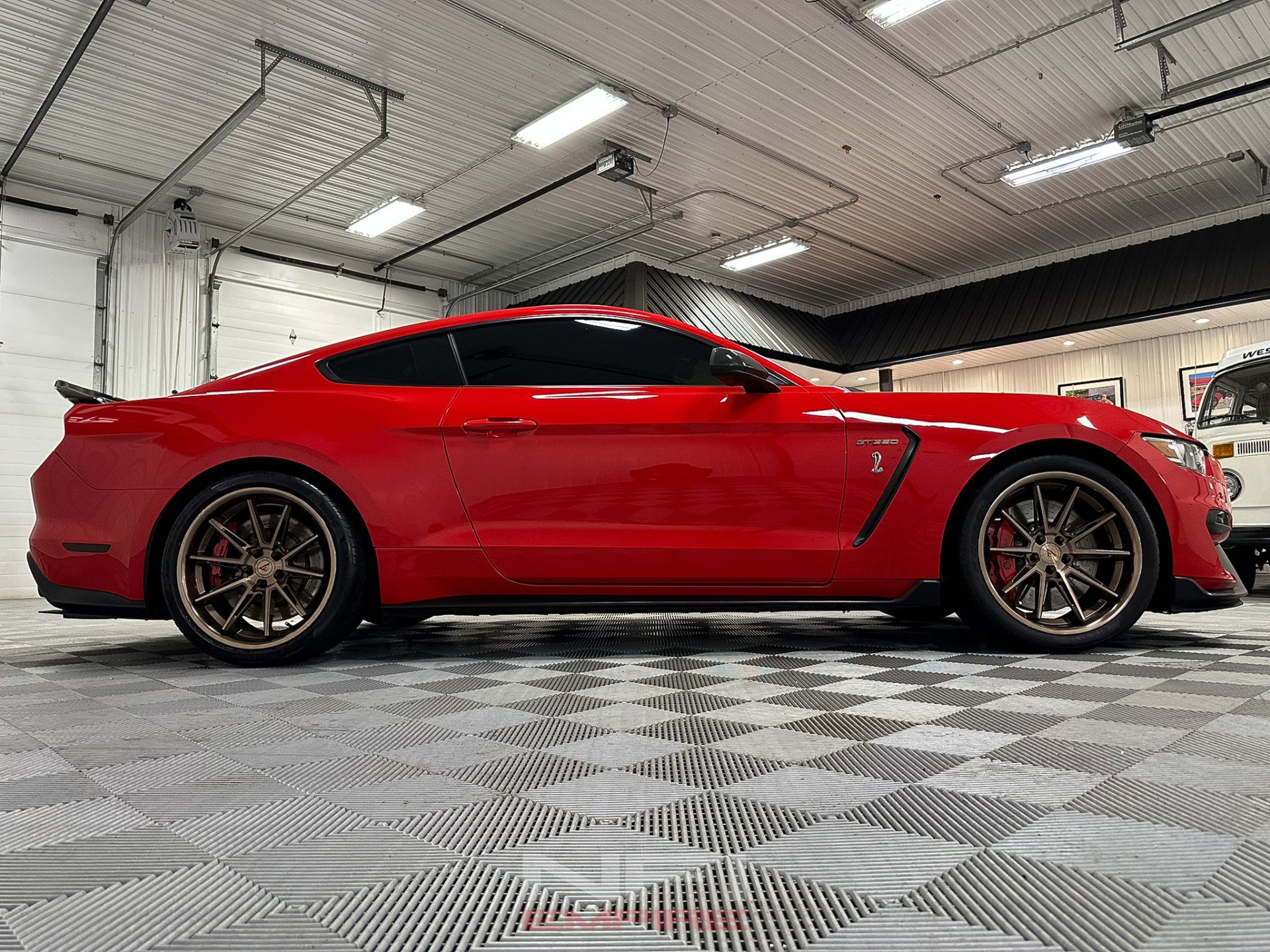 Used 2016 Ford Mustang Shelby GT350 w/ Track Package RWD image 17