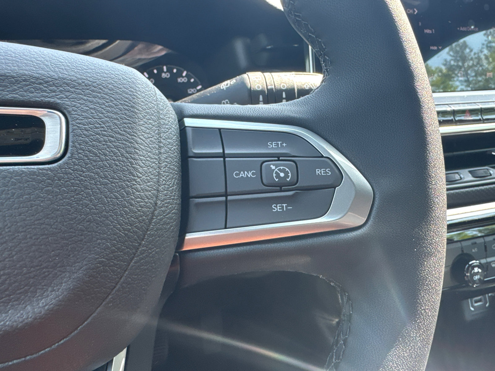 New 2026 Jeep Compass Latitude AWD/4WD image 30