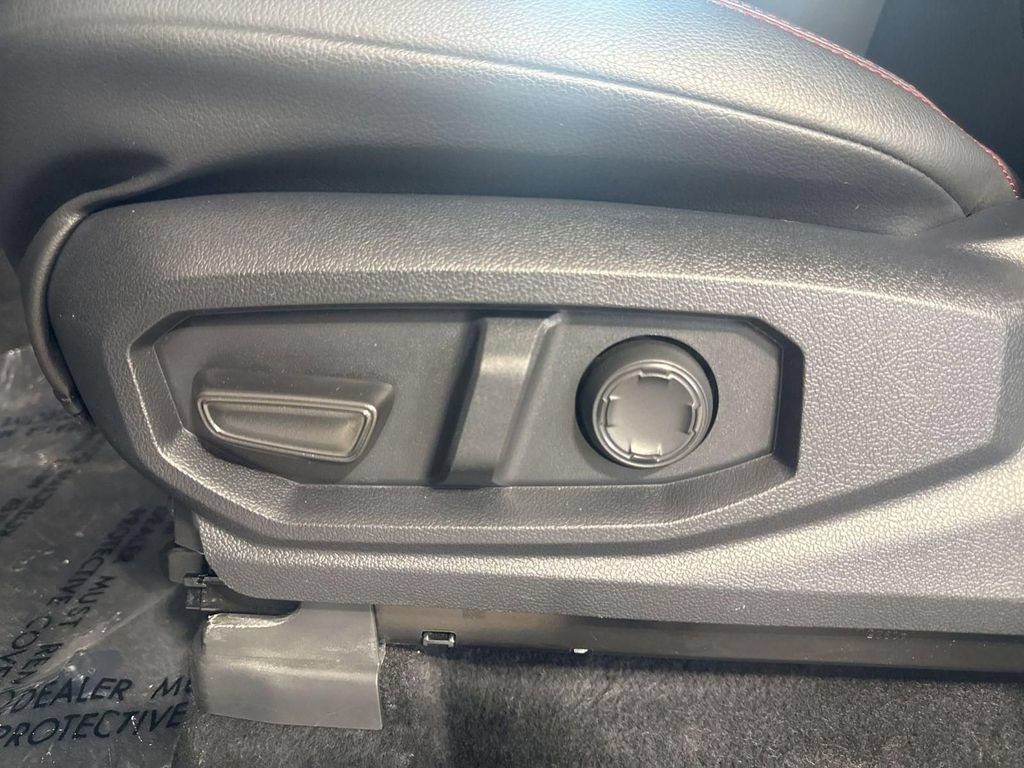 Used 2025 Toyota Tacoma TRD Pro AWD/4WD image 14
