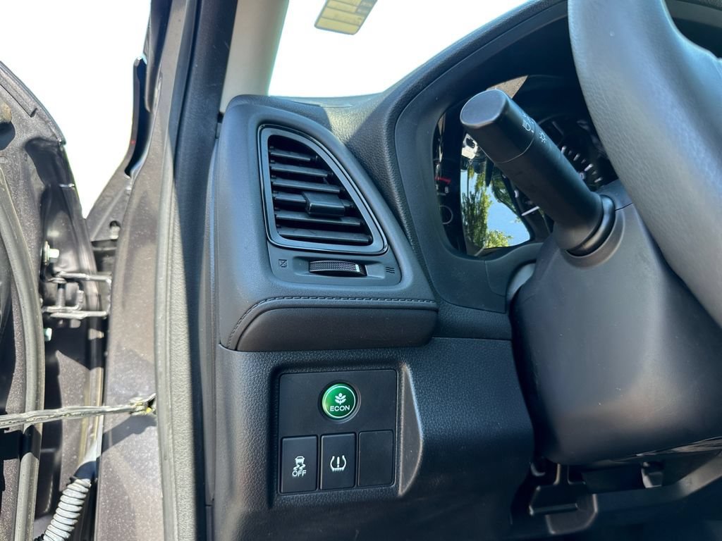 Certified 2022 Honda HR-V LX image 13