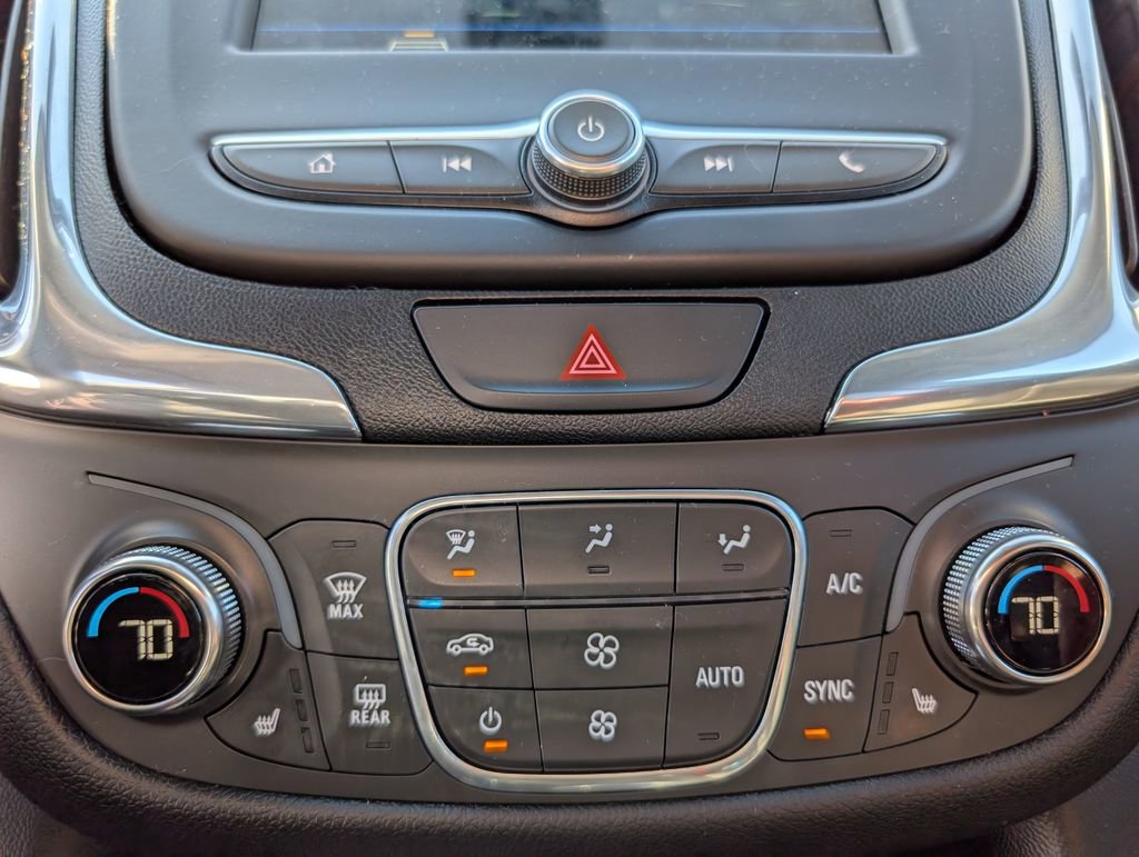 Used 2019 Chevrolet Equinox LT image 16