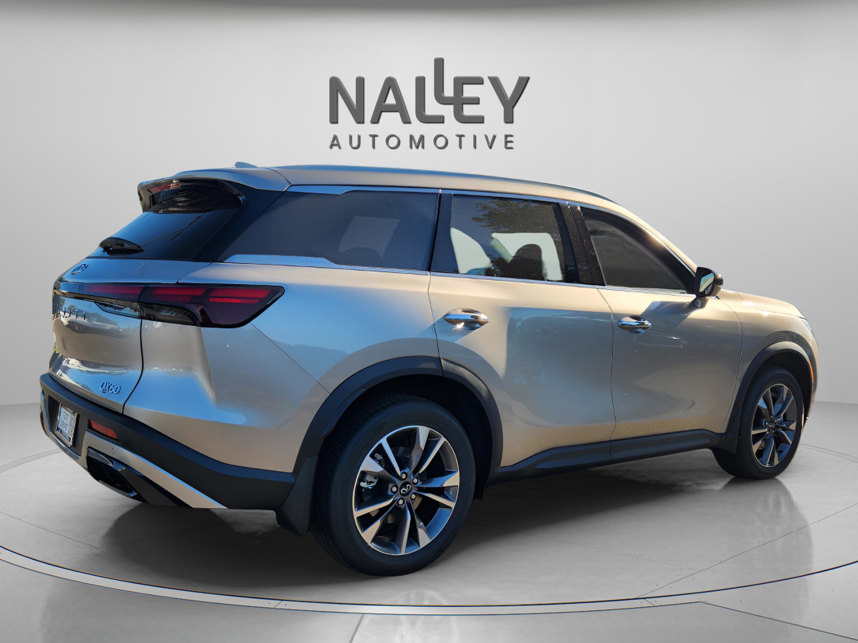 Certified 2025 INFINITI QX60 Luxe image 5