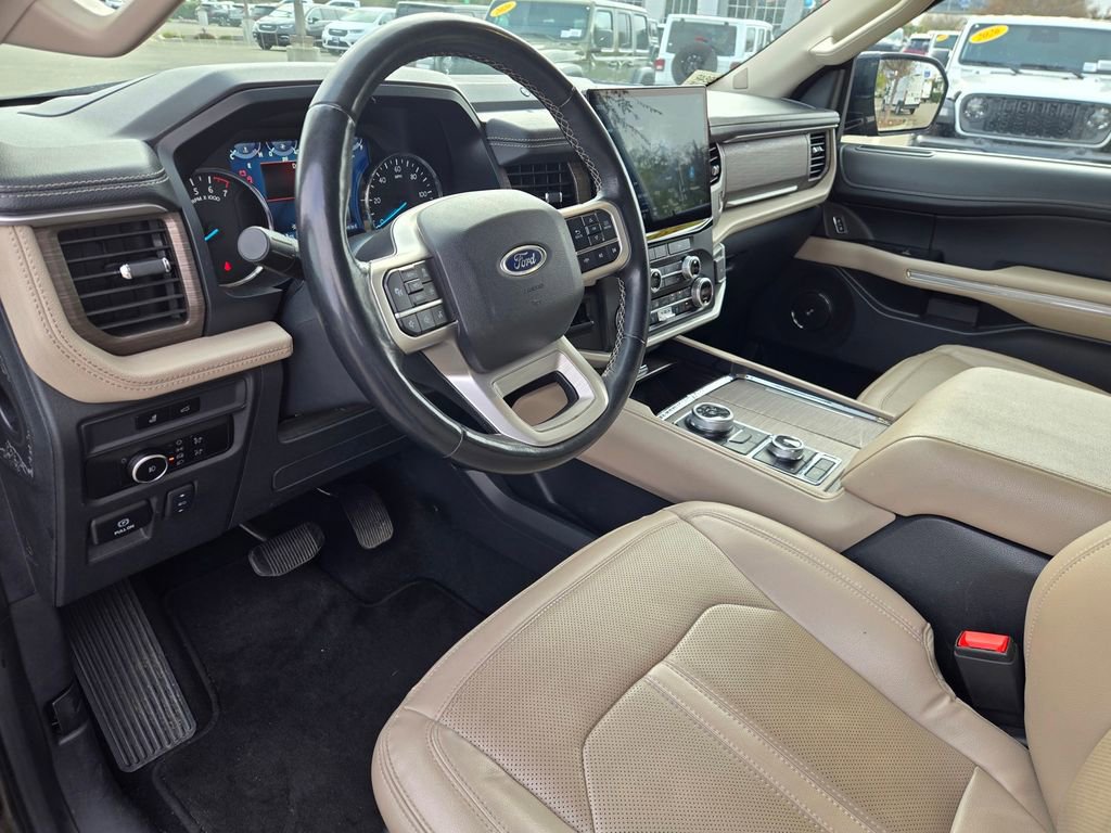 Used 2023 Ford Expedition Limited image 10