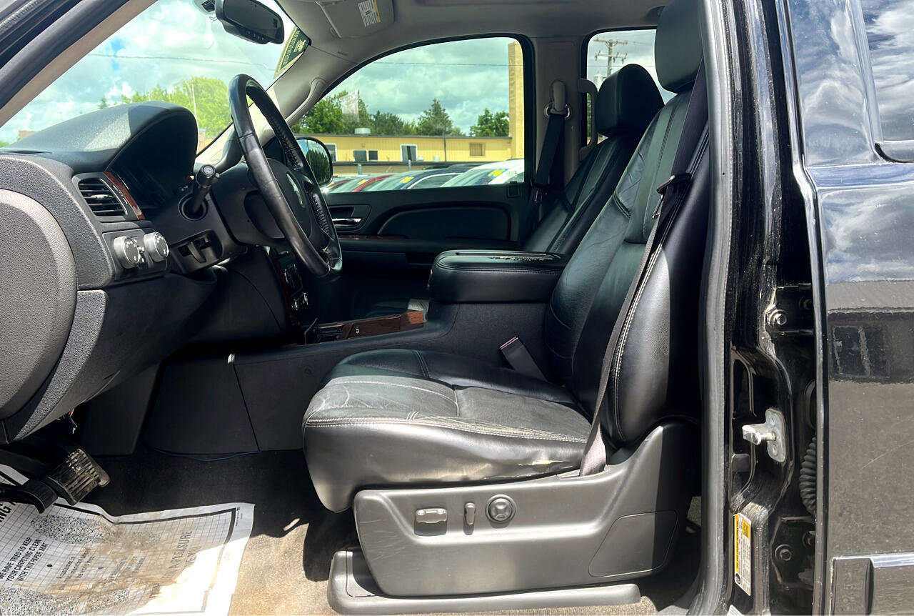 Used 2007 Chevrolet Tahoe LTZ w/ LTZ Preferred Equipment Group image 9