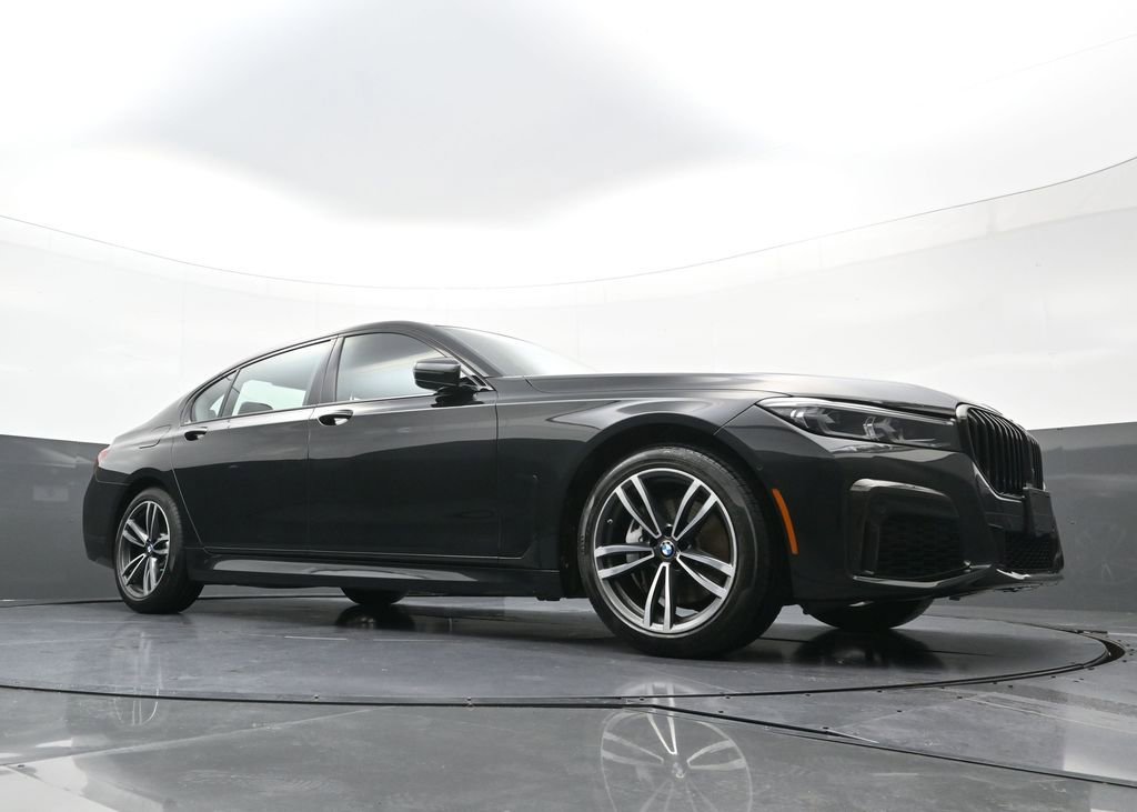 Used 2022 BMW 740i xDrive w/ M Sport Package image 23