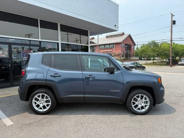 Used 2023 Jeep Renegade Latitude AWD/4WD image 8