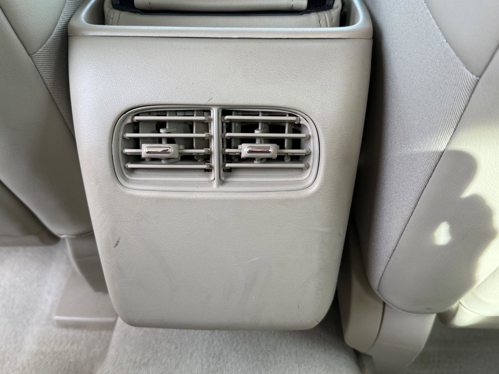 Used 2009 Cadillac DTS w/ Trunk Convenience Package image 14