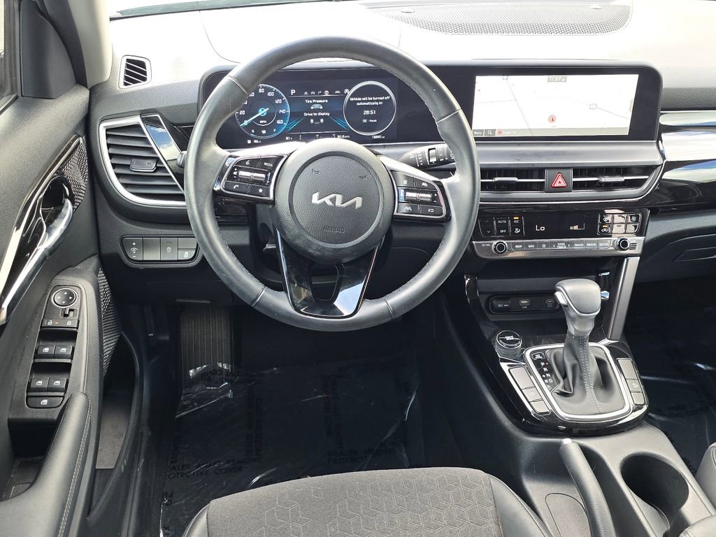 Certified 2024 Kia Seltos S image 11