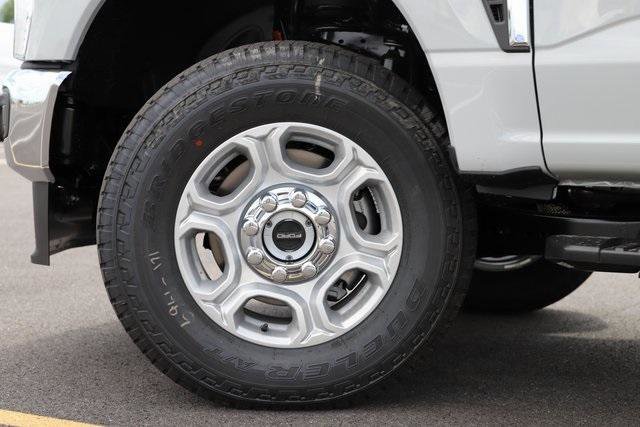 New 2026 Ford F350 XLT image 2