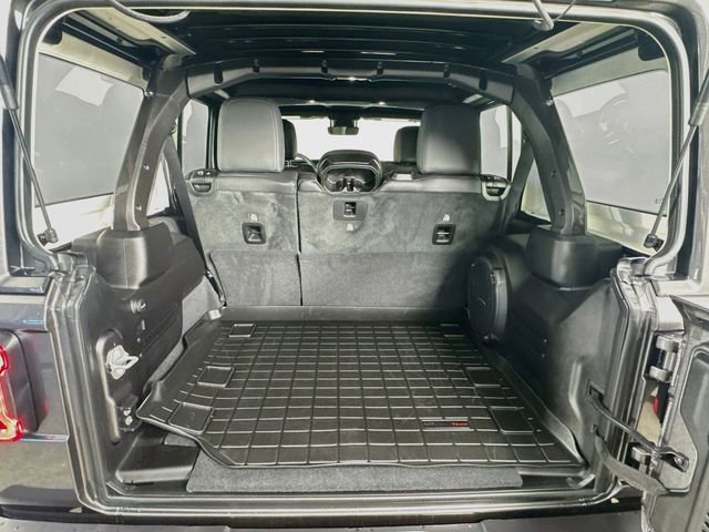 Used 2025 Jeep Wrangler Unlimited Sahara AWD/4WD image 29