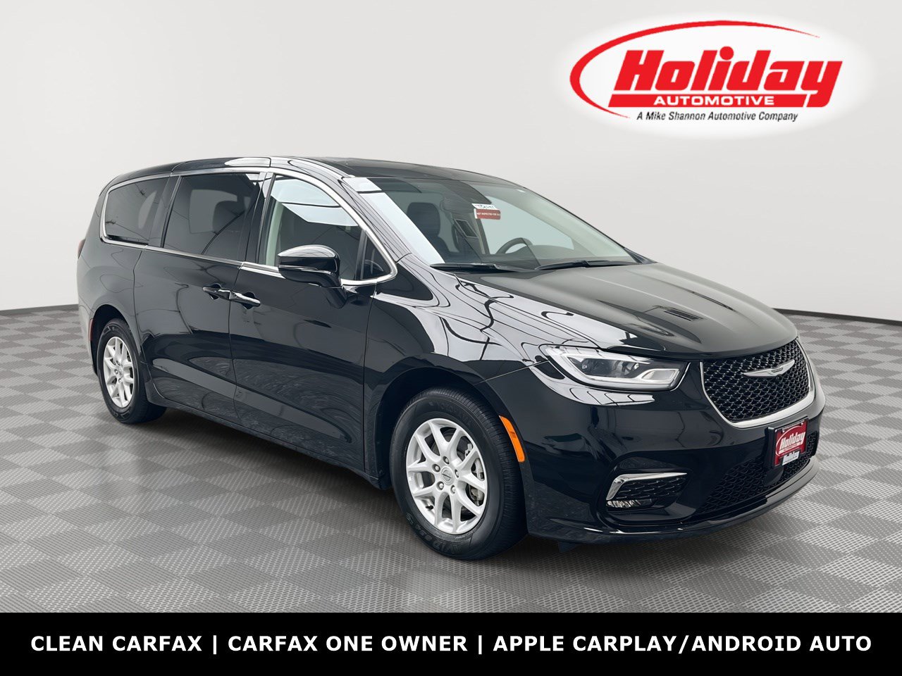 Used 2024 Chrysler Pacifica Touring-L