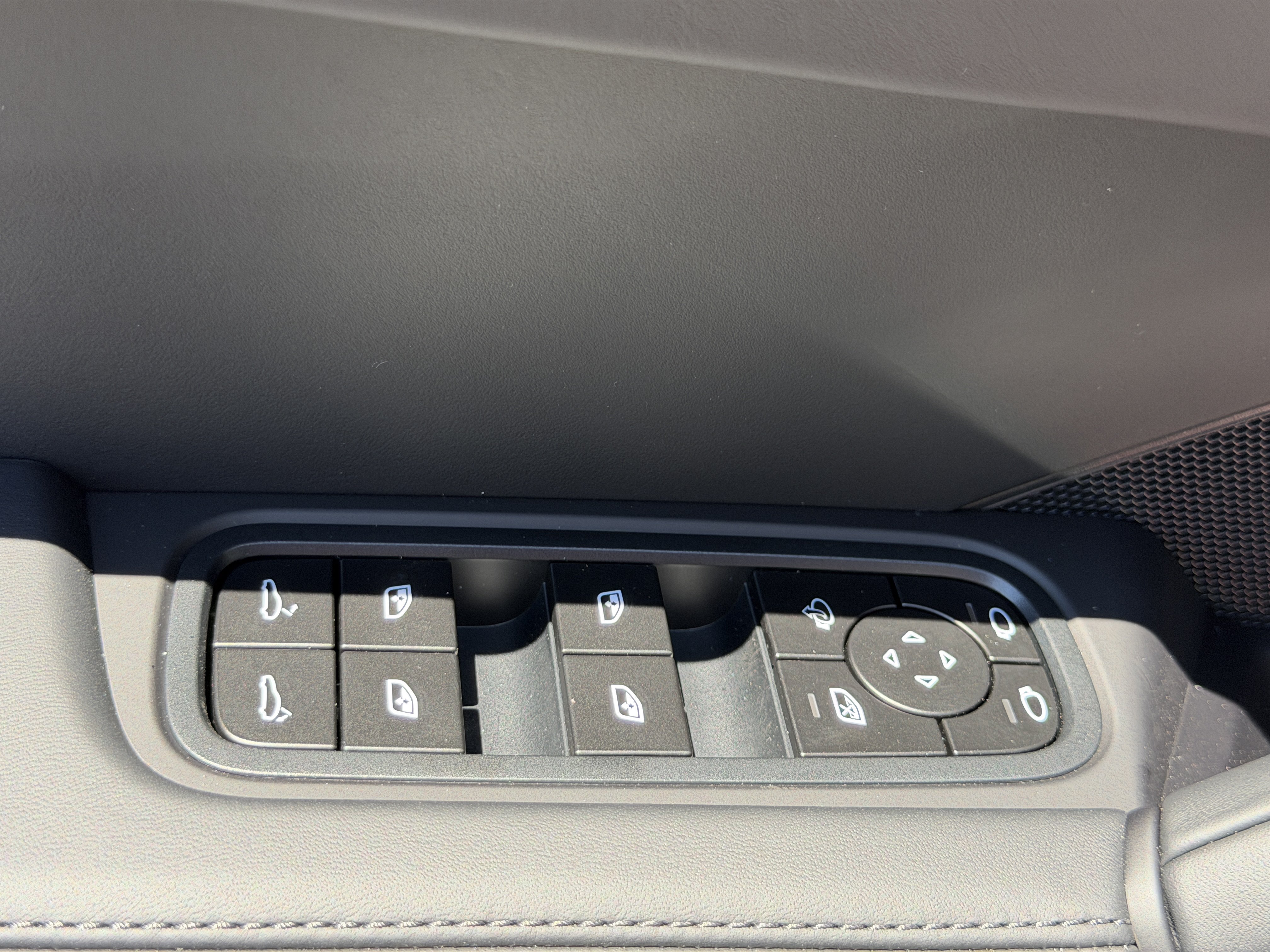 New 2026 Porsche Cayenne S AWD/4WD image 21
