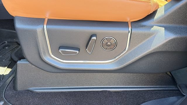 Used 2022 Ford Expedition Platinum AWD/4WD image 11