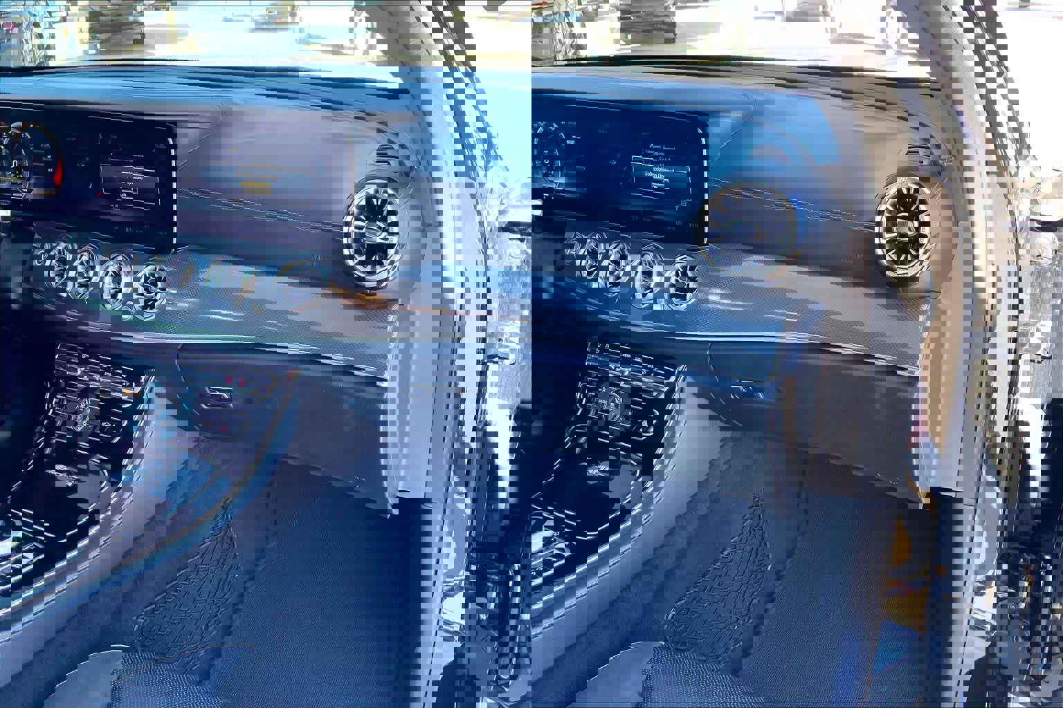 Used 2019 Mercedes-Benz E 63 AMG S w/ Driver Assistance Package image 18