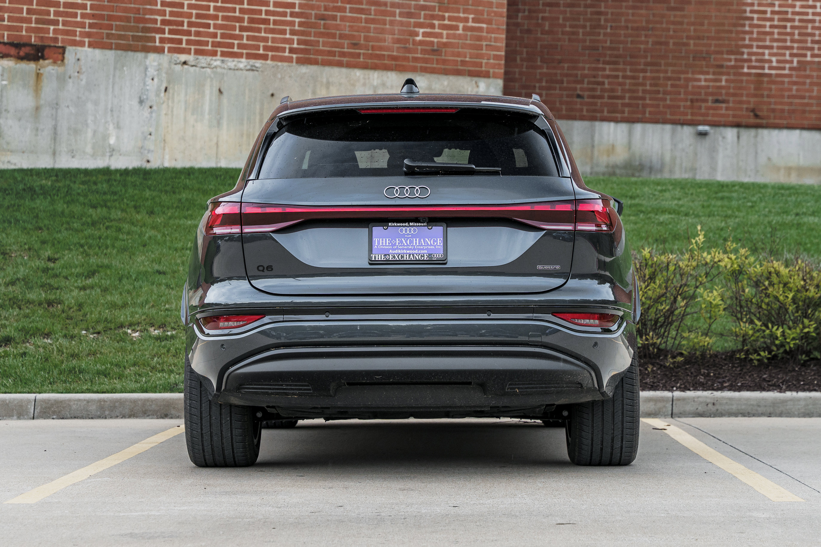Used 2025 Audi Q6 e-tron Premium Plus w/ Premium Plus AWD/4WD image 29