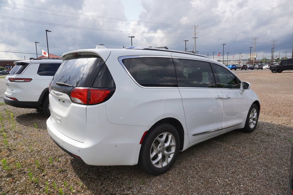 Used 2020 Chrysler Pacifica Touring-L Plus w/ Tire & Wheel Group FWD image 6