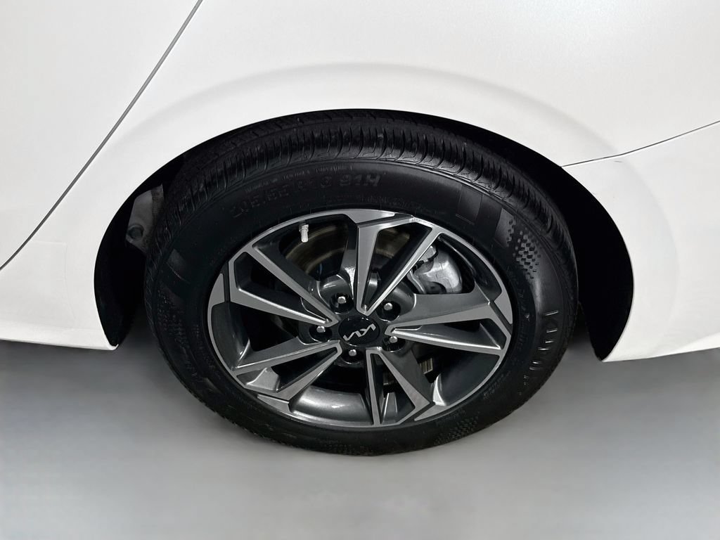 Certified 2024 Kia Forte LXS w/ LXS Technology Package FWD image 33