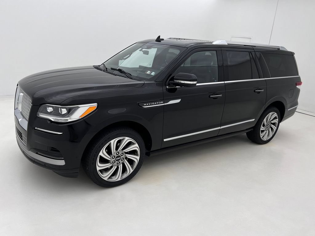 Used 2022 Lincoln Navigator L Reserve AWD/4WD image 5