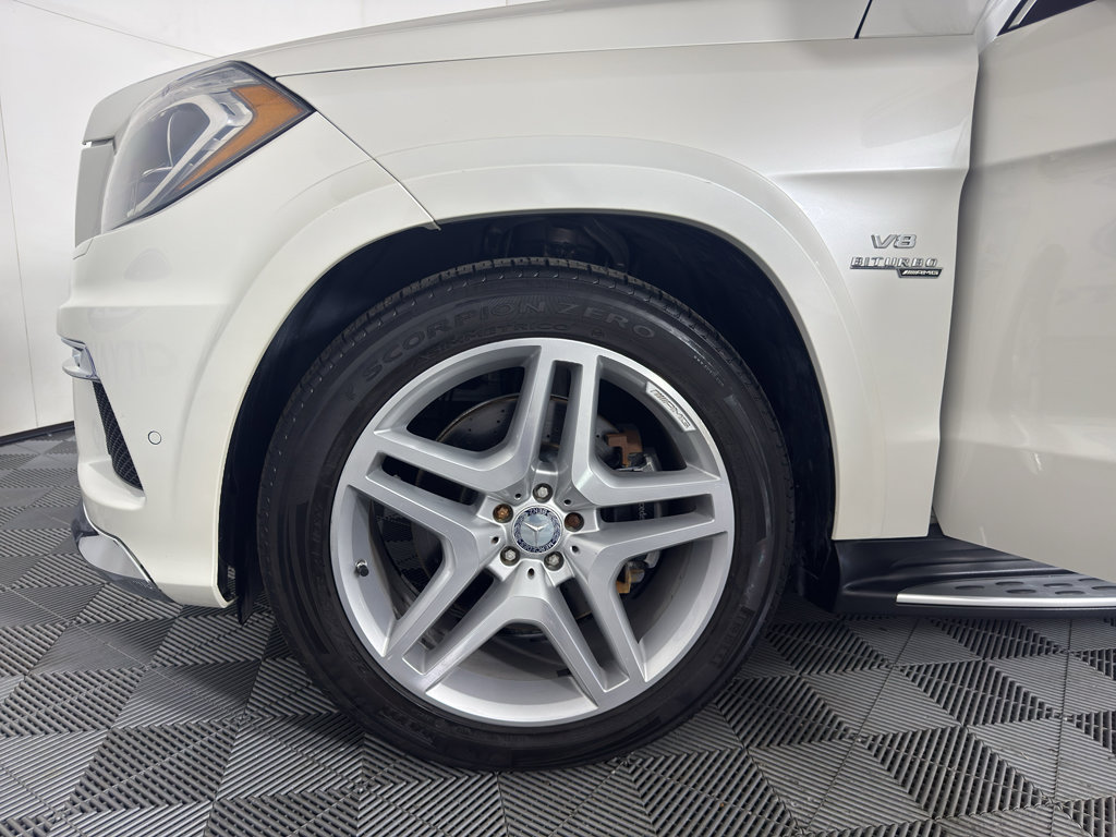 Used 2015 Mercedes-Benz GL 550 4MATIC image 12