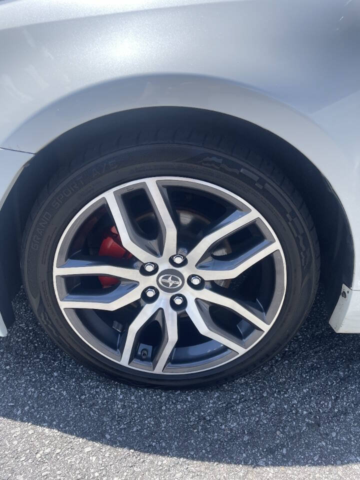 Used 2015 Scion tC FWD image 26