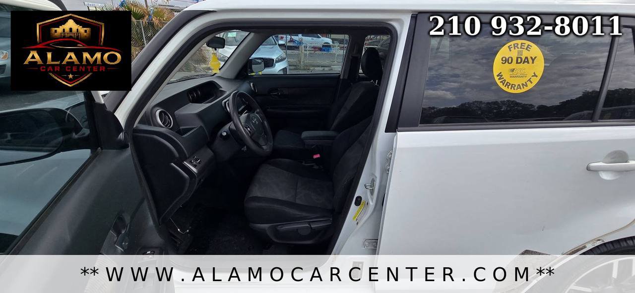 Used 2014 Scion xB FWD image 29