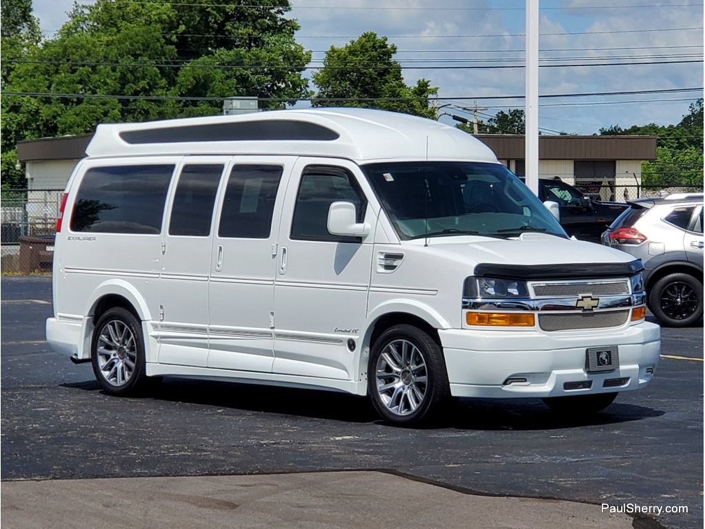 Used 2020 Chevrolet Express 2500 w/ Enhanced Convenience Package RWD image 9