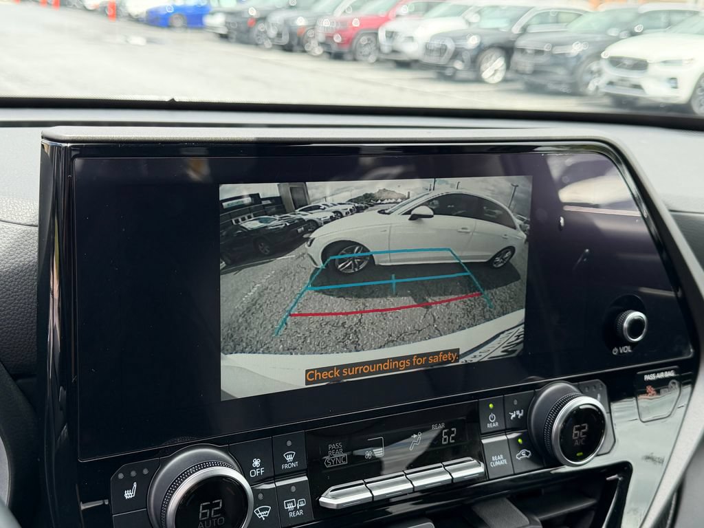 Used 2023 Toyota Highlander XLE FWD image 31