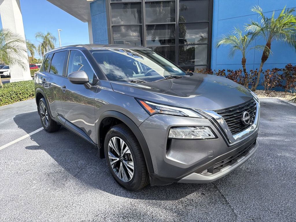 Used 2023 Nissan Rogue SV image 5