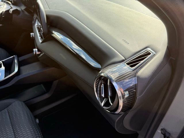 Used 2025 Chevrolet Equinox LT w/ Safety and Technology Package image 38