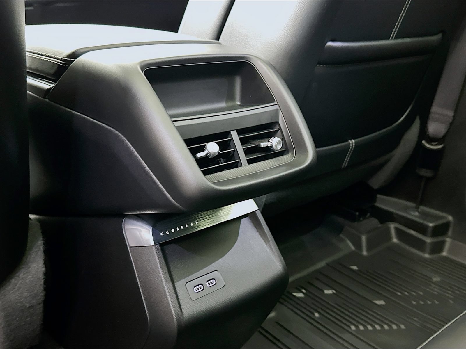 Used 2025 Cadillac Lyriq Sport w/ LPO, Floor Liner Package AWD/4WD image 26