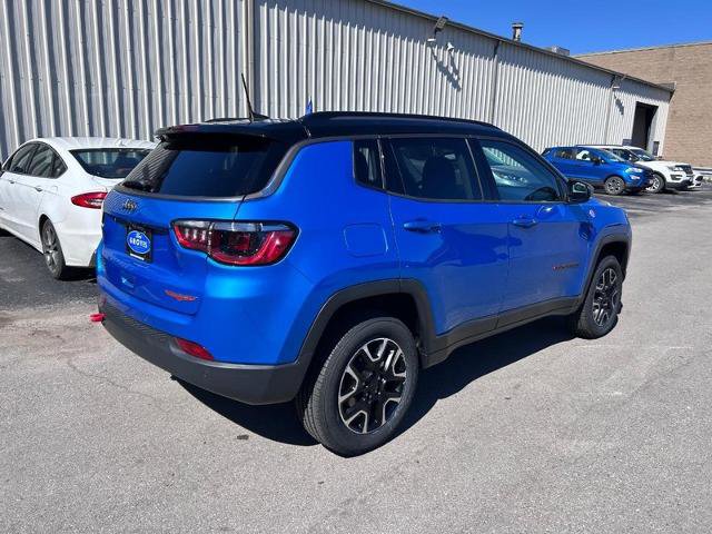 Used 2021 Jeep Compass Trailhawk w/ Sun and Sound Group AWD/4WD image 5