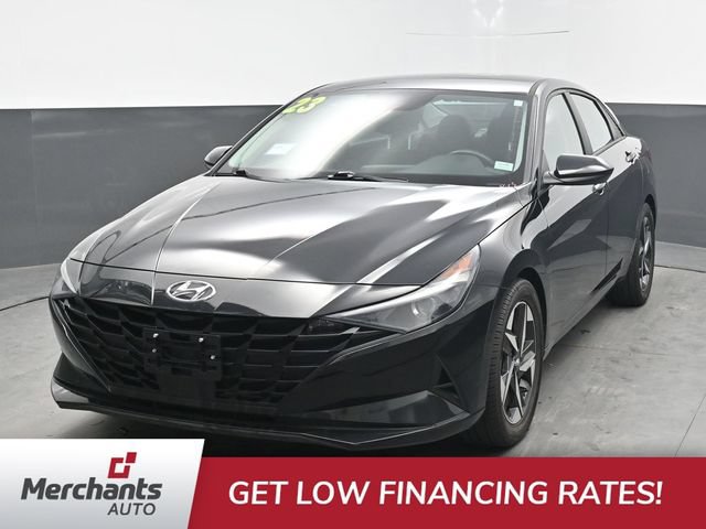 Used 2023 Hyundai Elantra SEL w/ Convenience Package FWD image 2