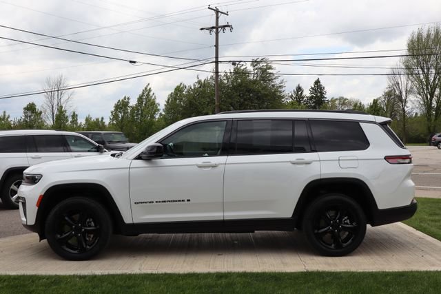 Used 2026 Jeep Grand Cherokee L Limited AWD/4WD image 29