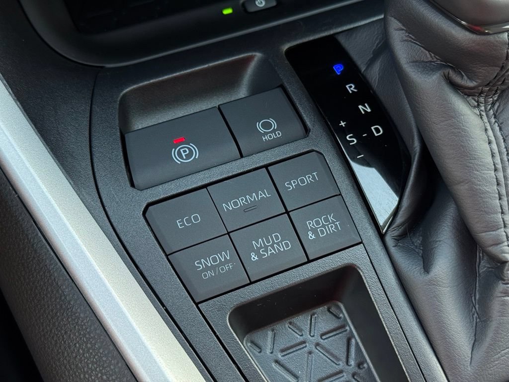 Used 2025 Toyota RAV4 XLE Premium w/ Weather Package AWD/4WD image 40