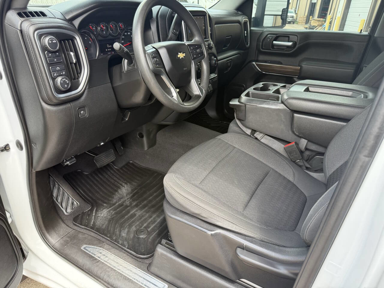 Used 2021 Chevrolet Silverado 2500 LT w/ Z71 Off-Road Package image 12