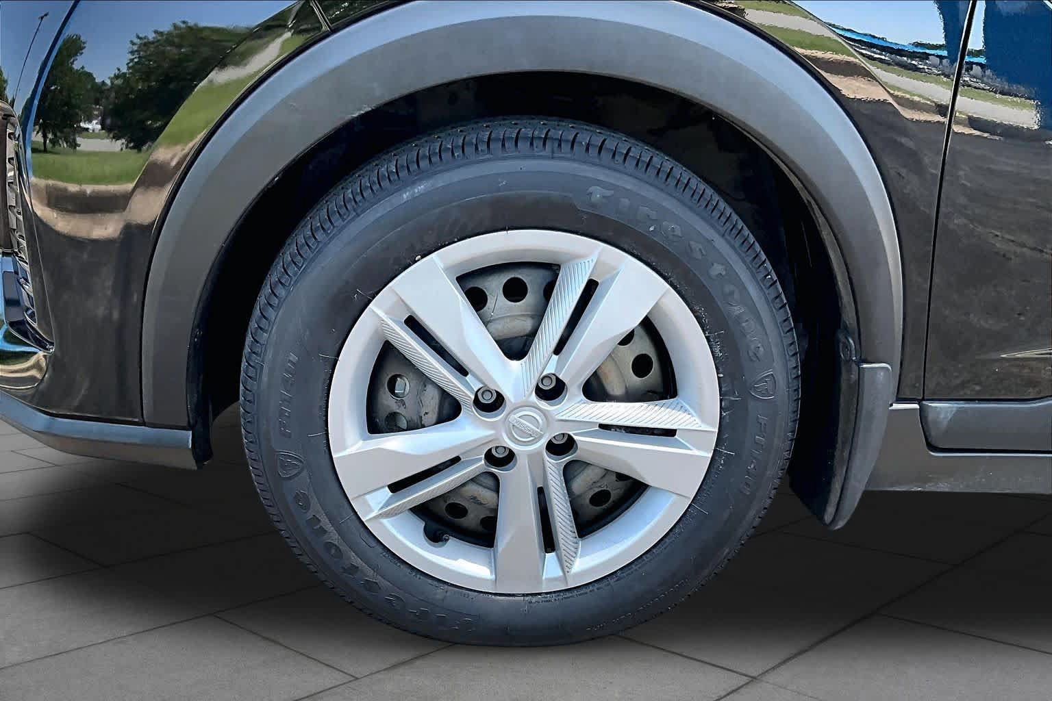 Used 2024 Nissan Kicks S FWD image 10