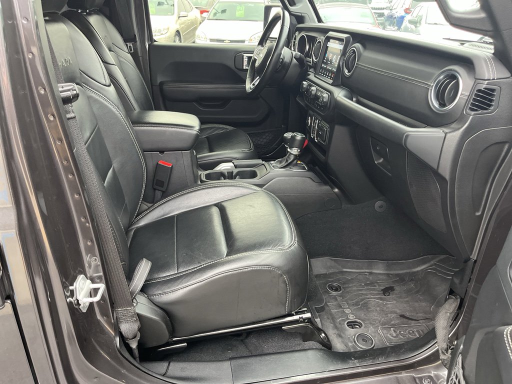 Used 2018 Jeep Wrangler Unlimited Sahara image 28