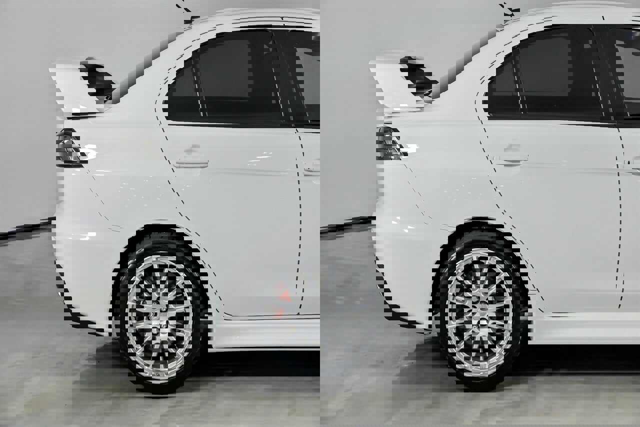 Used 2014 Mitsubishi Lancer Evolution GSR image 13