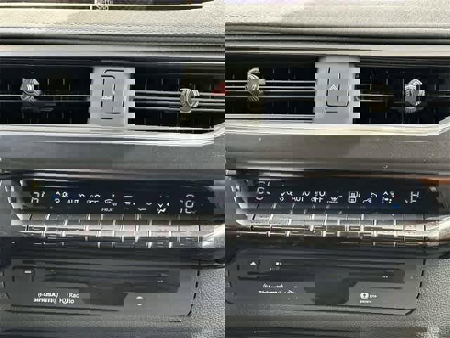 Used 2020 Lexus UX 250h w/ Premium Package image 16