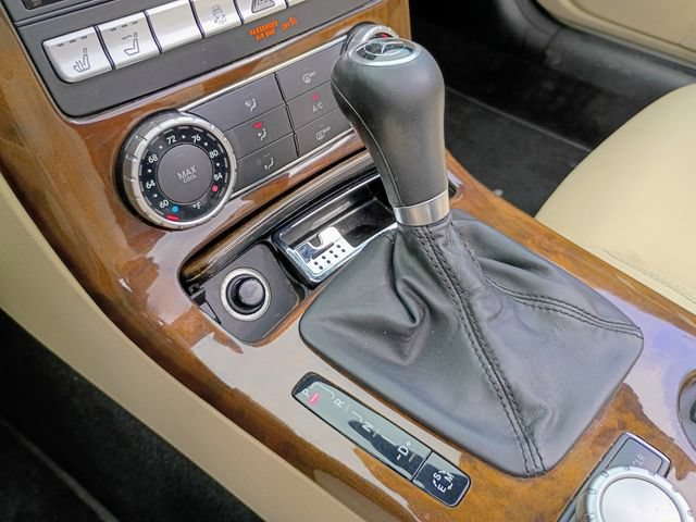 Used 2015 Mercedes-Benz SLK 250 image 29