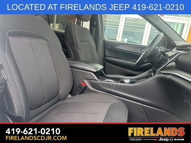 Used 2024 Jeep Grand Cherokee L Laredo image 14