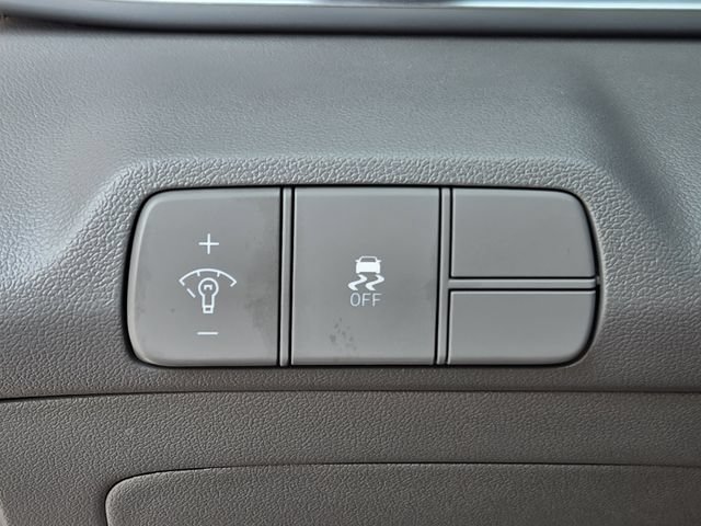 Certified 2025 Hyundai Elantra SEL FWD image 20
