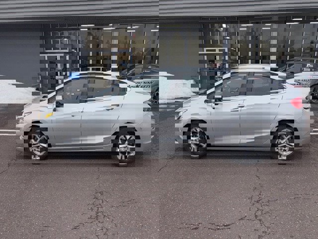 Used 2018 Chevrolet Cruze LT image 1