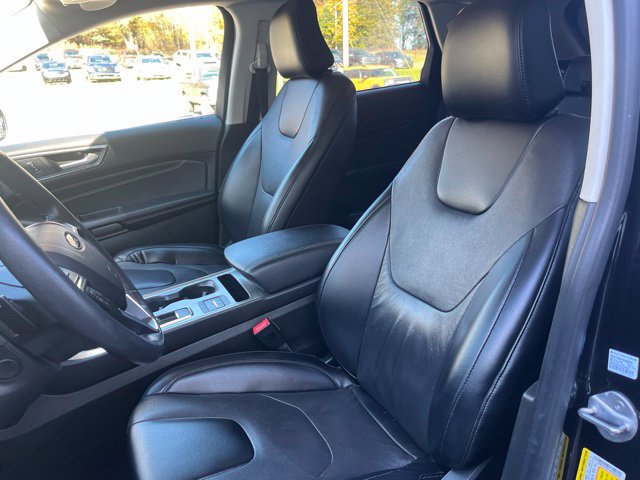 Used 2022 Ford Edge Titanium w/ Equipment Group 301A AWD/4WD image 11