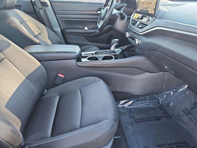Used 2024 Nissan Altima 2.5 SV w/ SV Premium Package image 21