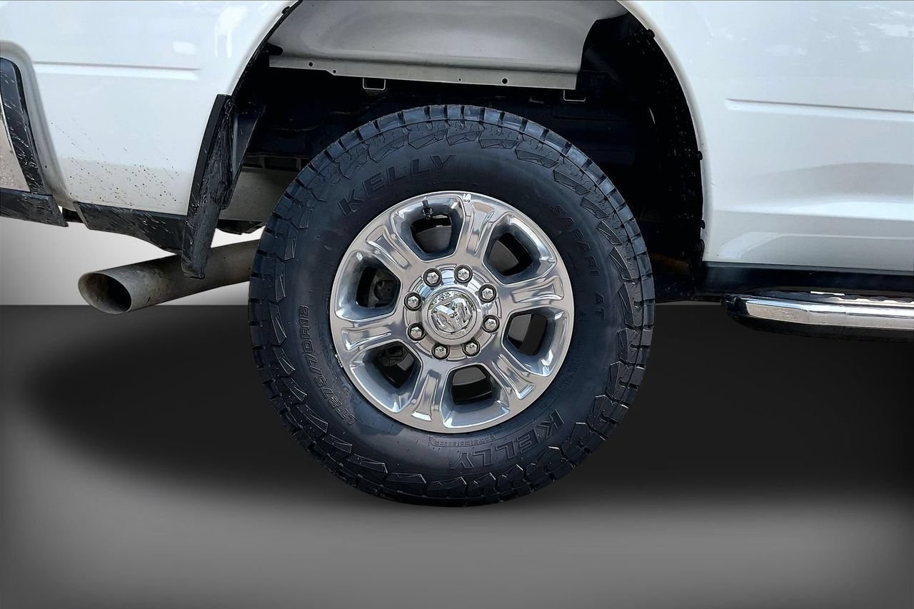 Used 2025 RAM 2500 Big Horn AWD/4WD image 36