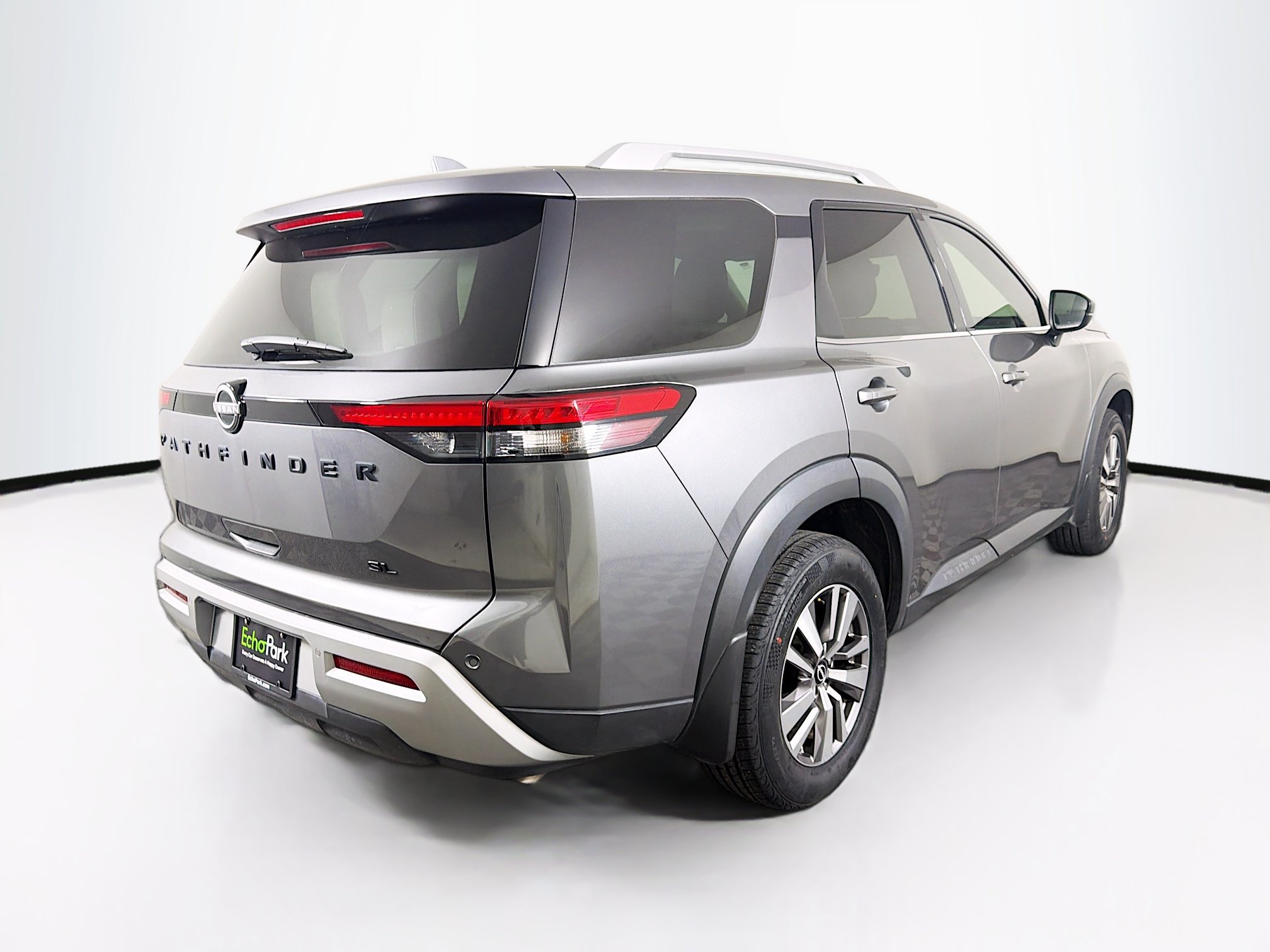 Used 2023 Nissan Pathfinder SL w/ Lighting Package (N92) FWD image 9
