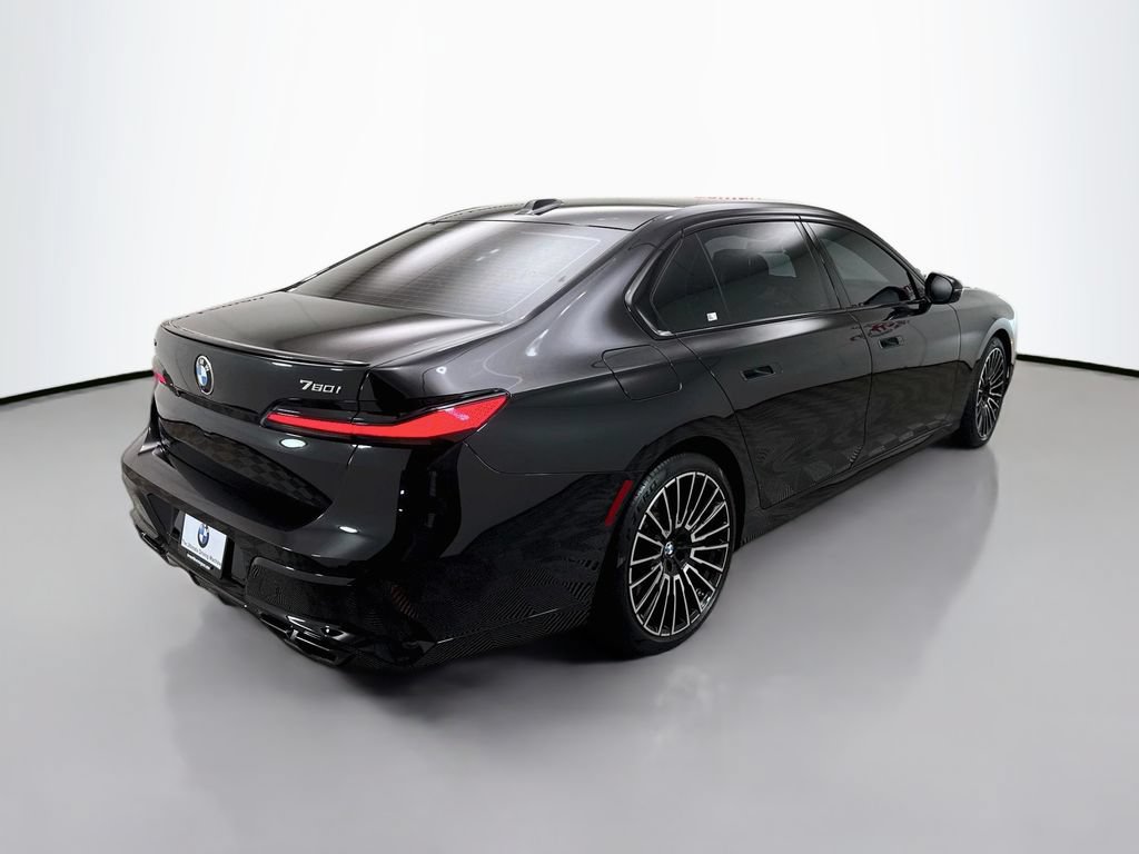 Used 2025 BMW 760i xDrive AWD/4WD image 7